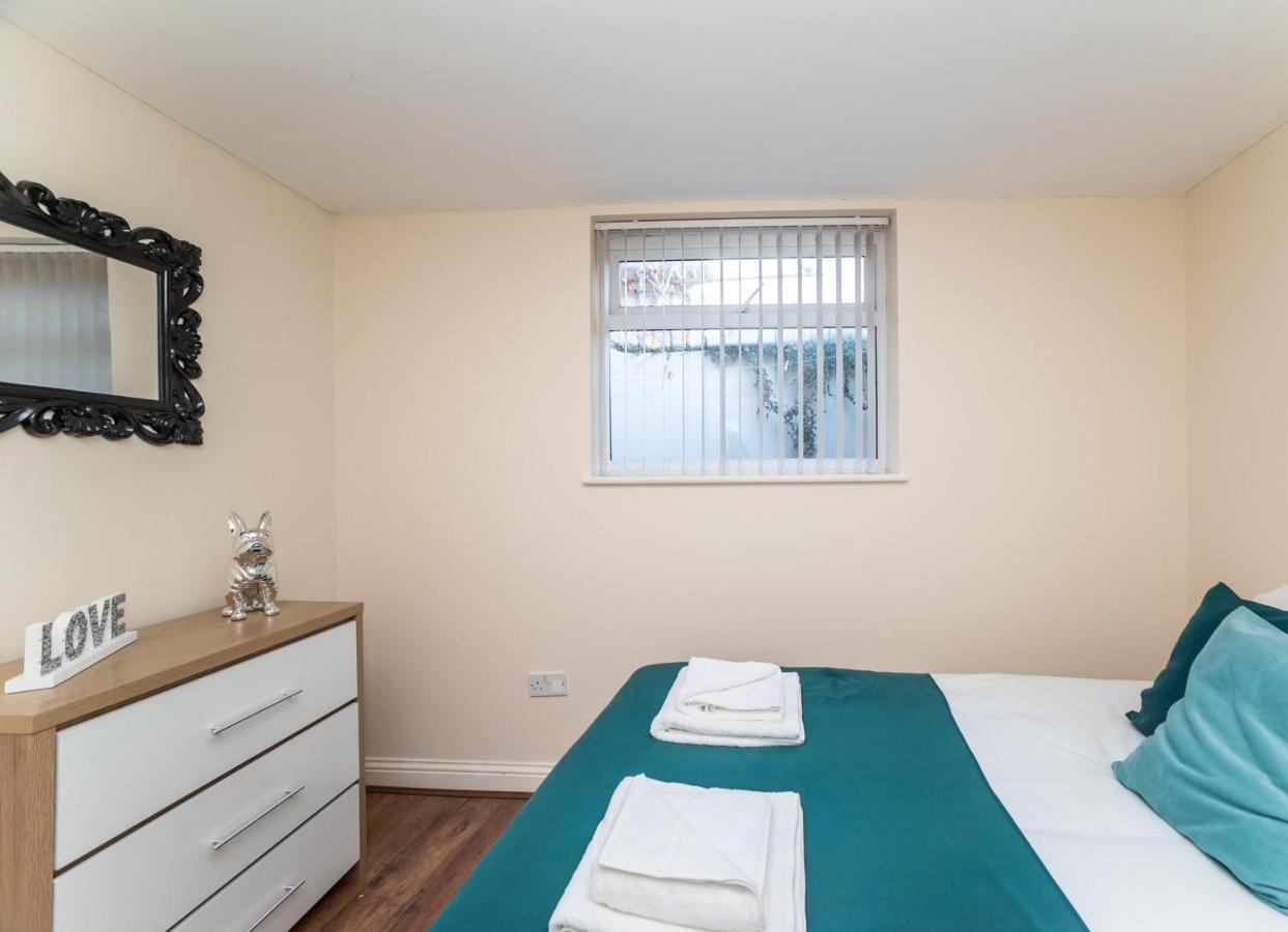 Beautiful Marine Park 2 Bedroom Apartment サウス・シールズ エクステリア 写真