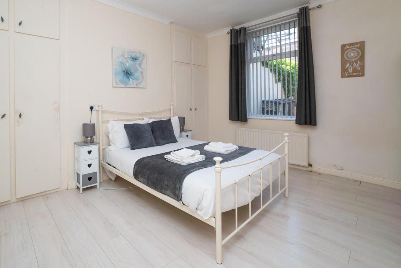 Beautiful Marine Park 2 Bedroom Apartment サウス・シールズ エクステリア 写真